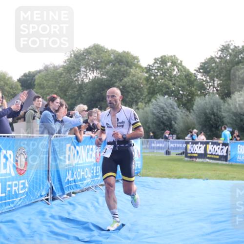 25.08.2024 - Elbe Triathlon Hamburg H.Heesch http://msf.ph/oto/6848310 25.08.2024 10:43:04 Ziel 73 meine-sportfotos.de