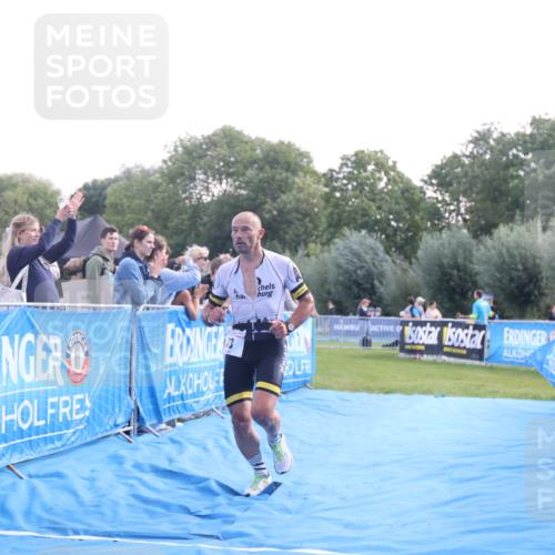 25.08.2024 - Elbe Triathlon Hamburg H.Heesch http://msf.ph/oto/6848321 25.08.2024 10:43:04 Ziel 73 meine-sportfotos.de