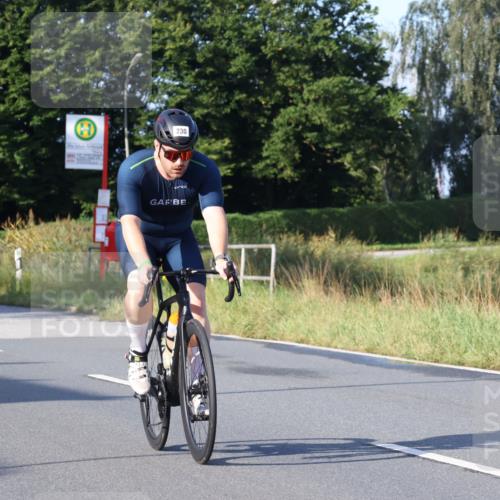 25.08.2024 - Elbe Triathlon Hamburg Fuchs,  Jonas http://msf.ph/oto/6848343 25.08.2024 09:10:48 Radfahren 309, 122, 74, 230, 77 meine-sportfotos.de