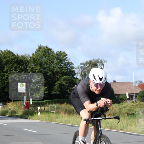 25.08.2024 - Elbe Triathlon Hamburg Fuchs,  Jonas http://msf.ph/oto/6848385 25.08.2024 09:53:23 Radfahren 553, 419, 226, 365, 451 meine-sportfotos.de