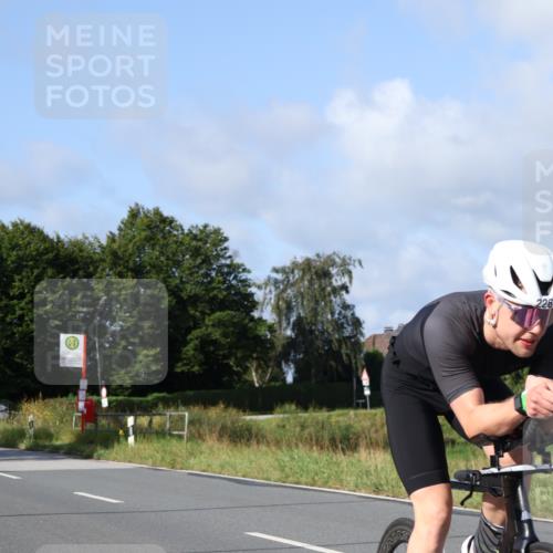 25.08.2024 - Elbe Triathlon Hamburg Fuchs,  Jonas http://msf.ph/oto/6848391 25.08.2024 09:53:23 Radfahren 553, 419, 226, 365, 451 meine-sportfotos.de