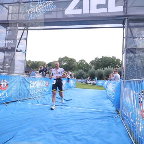 25.08.2024 - Elbe Triathlon Hamburg H.Heesch http://msf.ph/oto/6848392 25.08.2024 10:43:05 Ziel 73 meine-sportfotos.de
