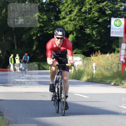 25.08.2024 - Elbe Triathlon Hamburg Fuchs,  Jonas http://msf.ph/oto/6848398 25.08.2024 09:10:51 Radfahren 74, 230, 77, 238, 97 meine-sportfotos.de