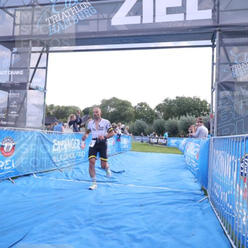 25.08.2024 - Elbe Triathlon Hamburg H.Heesch http://msf.ph/oto/6848400 25.08.2024 10:43:05 Ziel 73 meine-sportfotos.de