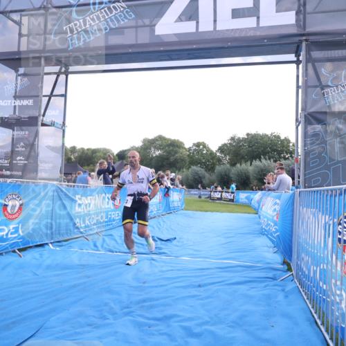 25.08.2024 - Elbe Triathlon Hamburg H.Heesch http://msf.ph/oto/6848409 25.08.2024 10:43:05 Ziel 73 meine-sportfotos.de