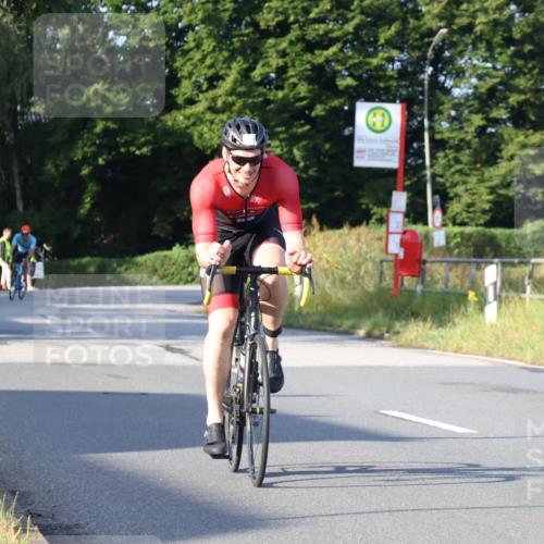 25.08.2024 - Elbe Triathlon Hamburg Fuchs,  Jonas http://msf.ph/oto/6848410 25.08.2024 09:10:51 Radfahren 74, 230, 77, 238, 97 meine-sportfotos.de