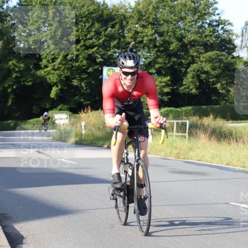 25.08.2024 - Elbe Triathlon Hamburg Fuchs,  Jonas http://msf.ph/oto/6848428 25.08.2024 09:10:51 Radfahren 74, 230, 77, 238, 97 meine-sportfotos.de