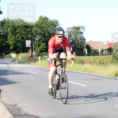 25.08.2024 - Elbe Triathlon Hamburg Fuchs,  Jonas http://msf.ph/oto/6848439 25.08.2024 09:10:52 Radfahren 74, 230, 77, 238, 97 meine-sportfotos.de
