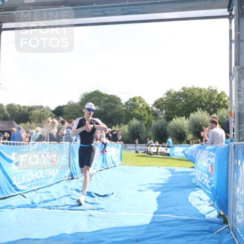 25.08.2024 - Elbe Triathlon Hamburg H.Heesch http://msf.ph/oto/6848456 25.08.2024 10:43:16 Ziel 203 meine-sportfotos.de