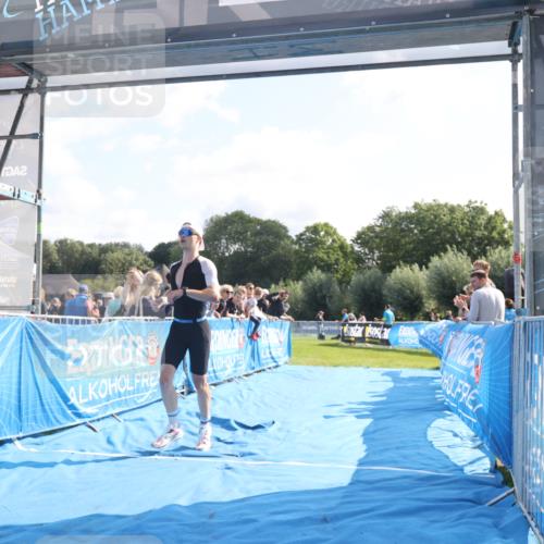 25.08.2024 - Elbe Triathlon Hamburg H.Heesch http://msf.ph/oto/6848478 25.08.2024 10:43:16 Ziel 203 meine-sportfotos.de