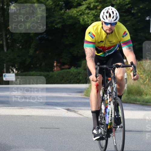 25.08.2024 - Elbe Triathlon Hamburg Fuchs,  Jonas http://msf.ph/oto/6848502 25.08.2024 09:53:43 Radfahren 322, 489, 464 meine-sportfotos.de