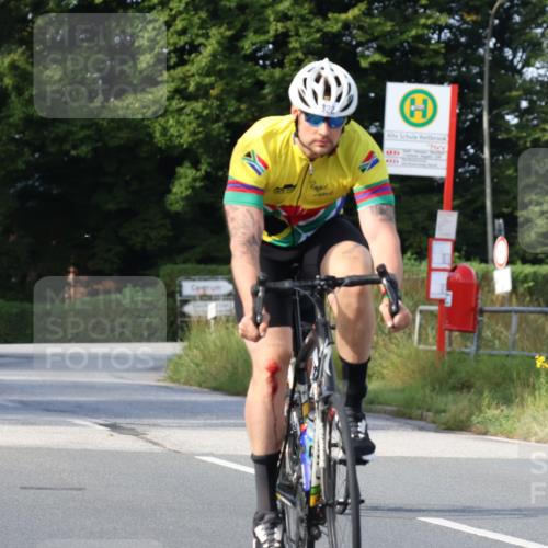 25.08.2024 - Elbe Triathlon Hamburg Fuchs,  Jonas http://msf.ph/oto/6848505 25.08.2024 09:53:44 Radfahren 322, 489, 464 meine-sportfotos.de