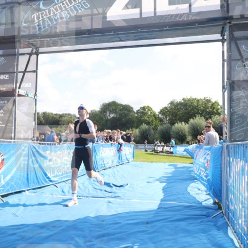 25.08.2024 - Elbe Triathlon Hamburg H.Heesch http://msf.ph/oto/6848506 25.08.2024 10:43:17 Ziel 203 meine-sportfotos.de