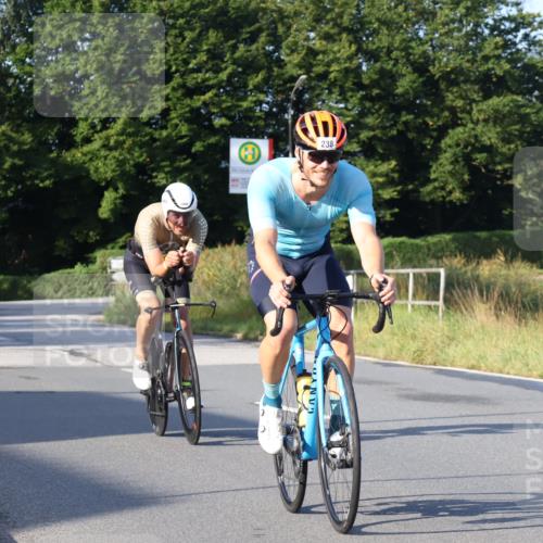 25.08.2024 - Elbe Triathlon Hamburg Fuchs,  Jonas http://msf.ph/oto/6848508 25.08.2024 09:10:58 Radfahren 238, 97, 284, 210 meine-sportfotos.de