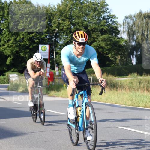 25.08.2024 - Elbe Triathlon Hamburg Fuchs,  Jonas http://msf.ph/oto/6848512 25.08.2024 09:10:58 Radfahren 238, 97, 284, 210 meine-sportfotos.de