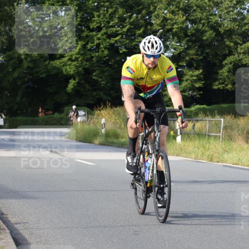 25.08.2024 - Elbe Triathlon Hamburg Fuchs,  Jonas http://msf.ph/oto/6848513 25.08.2024 09:53:44 Radfahren 322, 489, 464 meine-sportfotos.de