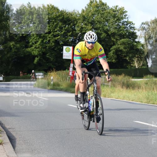 25.08.2024 - Elbe Triathlon Hamburg Fuchs,  Jonas http://msf.ph/oto/6848518 25.08.2024 09:53:44 Radfahren 322, 489, 464 meine-sportfotos.de