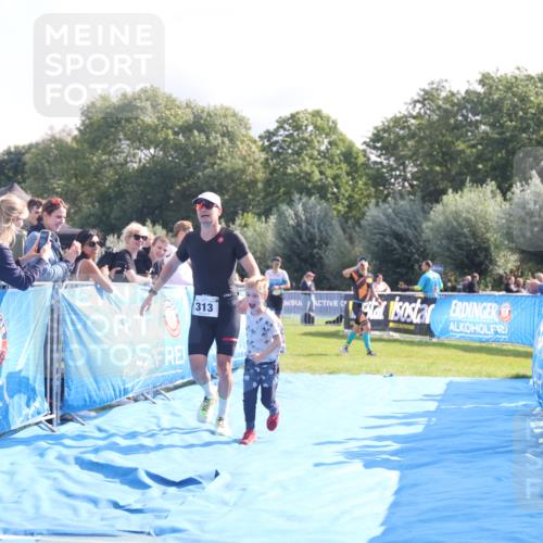25.08.2024 - Elbe Triathlon Hamburg H.Heesch http://msf.ph/oto/6848522 25.08.2024 10:43:32 Ziel 67, 313 meine-sportfotos.de