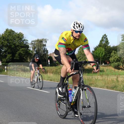 25.08.2024 - Elbe Triathlon Hamburg Fuchs,  Jonas http://msf.ph/oto/6848535 25.08.2024 09:53:45 Radfahren 322, 489, 464 meine-sportfotos.de