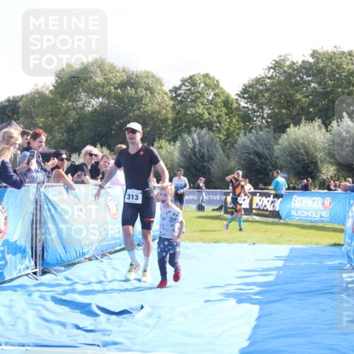 25.08.2024 - Elbe Triathlon Hamburg H.Heesch http://msf.ph/oto/6848536 25.08.2024 10:43:32 Ziel 67, 313 meine-sportfotos.de