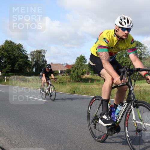 25.08.2024 - Elbe Triathlon Hamburg Fuchs,  Jonas http://msf.ph/oto/6848540 25.08.2024 09:53:45 Radfahren 322, 489, 464 meine-sportfotos.de