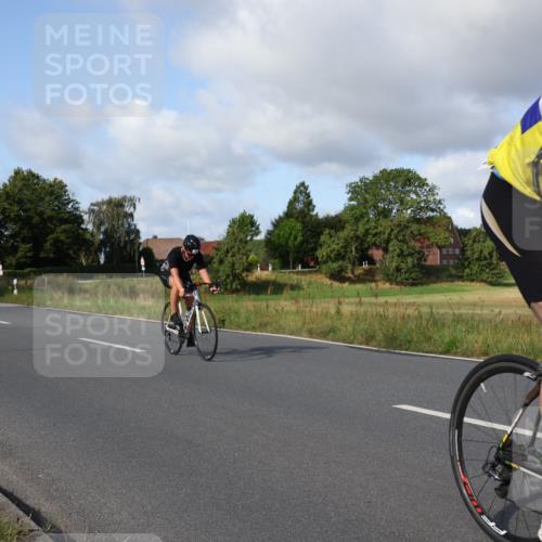 25.08.2024 - Elbe Triathlon Hamburg Fuchs,  Jonas http://msf.ph/oto/6848544 25.08.2024 09:53:45 Radfahren 322, 489, 464 meine-sportfotos.de