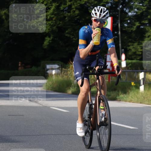 25.08.2024 - Elbe Triathlon Hamburg Fuchs,  Jonas http://msf.ph/oto/6848554 25.08.2024 09:53:48 Radfahren 322, 489, 464, 430 meine-sportfotos.de