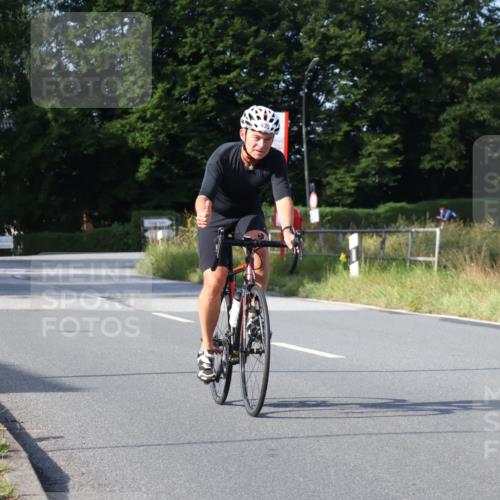 25.08.2024 - Elbe Triathlon Hamburg Fuchs,  Jonas http://msf.ph/oto/6848581 25.08.2024 09:53:53 Radfahren 464, 430, 498 meine-sportfotos.de