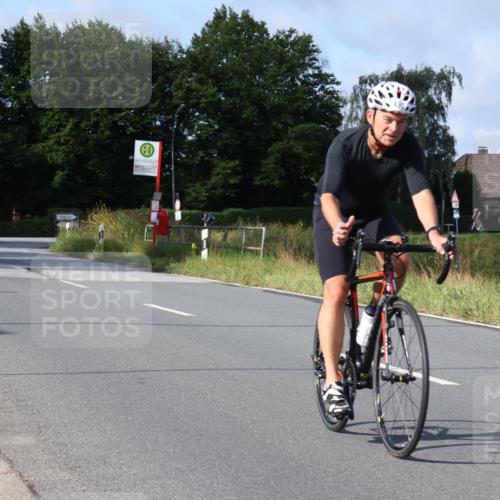 25.08.2024 - Elbe Triathlon Hamburg Fuchs,  Jonas http://msf.ph/oto/6848604 25.08.2024 09:53:54 Radfahren 464, 430, 498 meine-sportfotos.de