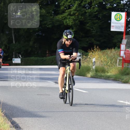 25.08.2024 - Elbe Triathlon Hamburg Fuchs,  Jonas http://msf.ph/oto/6848612 25.08.2024 09:53:58 Radfahren 430, 498, 496 meine-sportfotos.de
