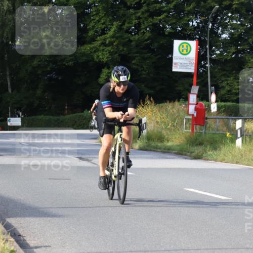 25.08.2024 - Elbe Triathlon Hamburg Fuchs,  Jonas http://msf.ph/oto/6848616 25.08.2024 09:53:58 Radfahren 430, 498, 496 meine-sportfotos.de