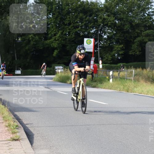 25.08.2024 - Elbe Triathlon Hamburg Fuchs,  Jonas http://msf.ph/oto/6848622 25.08.2024 09:53:58 Radfahren 430, 498, 496 meine-sportfotos.de