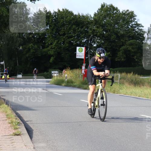 25.08.2024 - Elbe Triathlon Hamburg Fuchs,  Jonas http://msf.ph/oto/6848634 25.08.2024 09:53:59 Radfahren 430, 498, 496 meine-sportfotos.de