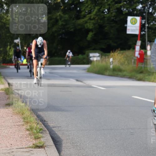 25.08.2024 - Elbe Triathlon Hamburg Fuchs,  Jonas http://msf.ph/oto/6848658 25.08.2024 09:54:05 Radfahren 496, 405, 281, 296 meine-sportfotos.de