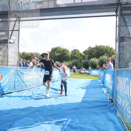 25.08.2024 - Elbe Triathlon Hamburg H.Heesch http://msf.ph/oto/6848669 25.08.2024 10:43:33 Ziel 67, 313 meine-sportfotos.de