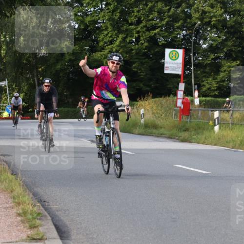 25.08.2024 - Elbe Triathlon Hamburg Fuchs,  Jonas http://msf.ph/oto/6848693 25.08.2024 09:54:08 Radfahren 496, 405, 281, 296, 375, 338 meine-sportfotos.de