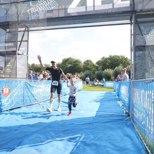 25.08.2024 - Elbe Triathlon Hamburg H.Heesch http://msf.ph/oto/6848694 25.08.2024 10:43:33 Ziel 67, 313 meine-sportfotos.de