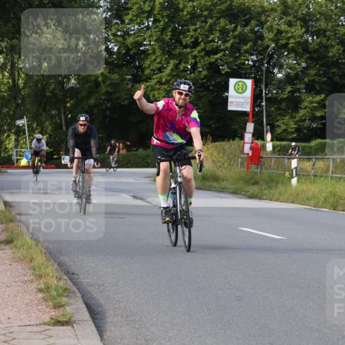 25.08.2024 - Elbe Triathlon Hamburg Fuchs,  Jonas http://msf.ph/oto/6848696 25.08.2024 09:54:08 Radfahren 496, 405, 281, 296, 375, 338 meine-sportfotos.de