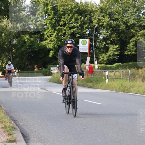 25.08.2024 - Elbe Triathlon Hamburg Fuchs,  Jonas http://msf.ph/oto/6848725 25.08.2024 09:54:09 Radfahren 496, 405, 281, 296, 375, 338 meine-sportfotos.de