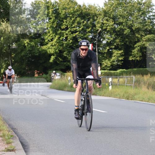 25.08.2024 - Elbe Triathlon Hamburg Fuchs,  Jonas http://msf.ph/oto/6848731 25.08.2024 09:54:10 Radfahren 496, 405, 281, 296, 375, 338 meine-sportfotos.de