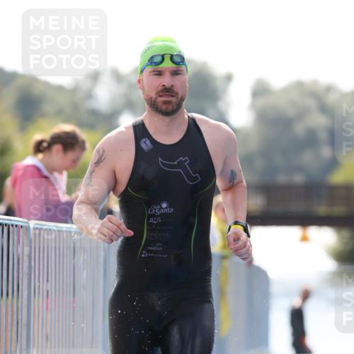 25.08.2024 - Elbe Triathlon Hamburg H.Heesch http://msf.ph/oto/6848735 25.08.2024 15:11:08 Schwimmen  meine-sportfotos.de