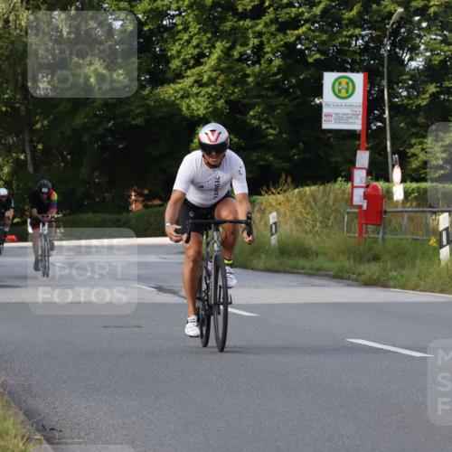 25.08.2024 - Elbe Triathlon Hamburg Fuchs,  Jonas http://msf.ph/oto/6848768 25.08.2024 09:54:12 Radfahren 405, 281, 296, 375, 338, 278 meine-sportfotos.de