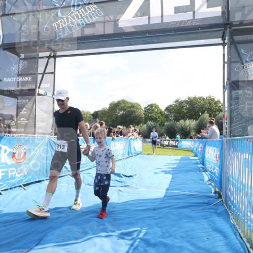 25.08.2024 - Elbe Triathlon Hamburg H.Heesch http://msf.ph/oto/6848778 25.08.2024 10:43:35 Ziel 67, 313 meine-sportfotos.de
