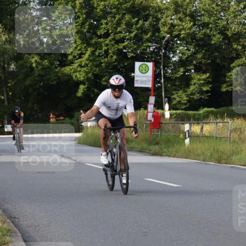 25.08.2024 - Elbe Triathlon Hamburg Fuchs,  Jonas http://msf.ph/oto/6848780 25.08.2024 09:54:12 Radfahren 405, 281, 296, 375, 338, 278 meine-sportfotos.de