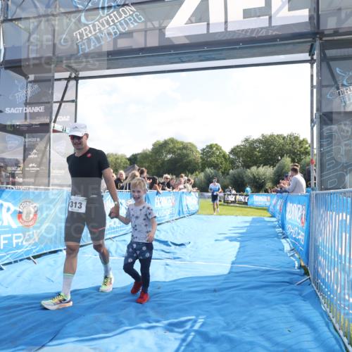 25.08.2024 - Elbe Triathlon Hamburg H.Heesch http://msf.ph/oto/6848793 25.08.2024 10:43:35 Ziel 67, 313 meine-sportfotos.de