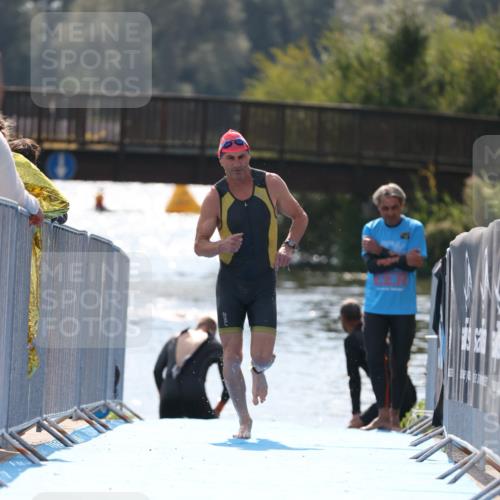 25.08.2024 - Elbe Triathlon Hamburg H.Heesch http://msf.ph/oto/6848814 25.08.2024 15:12:16 Schwimmen  meine-sportfotos.de