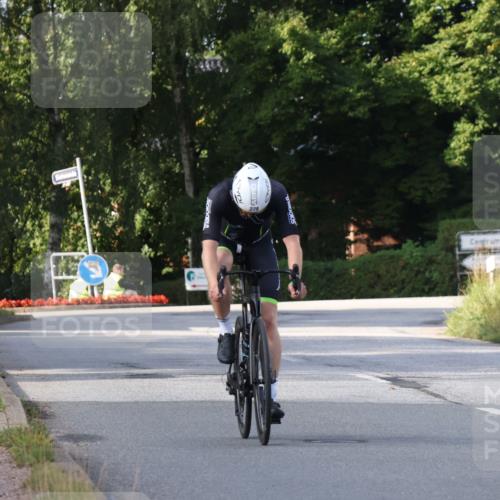 25.08.2024 - Elbe Triathlon Hamburg Fuchs,  Jonas http://msf.ph/oto/6848821 25.08.2024 09:54:16 Radfahren 375, 338, 278 meine-sportfotos.de