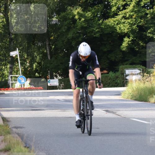 25.08.2024 - Elbe Triathlon Hamburg Fuchs,  Jonas http://msf.ph/oto/6848833 25.08.2024 09:54:17 Radfahren 375, 338, 278 meine-sportfotos.de