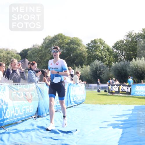25.08.2024 - Elbe Triathlon Hamburg H.Heesch http://msf.ph/oto/6848834 25.08.2024 10:43:37 Ziel 67, 313 meine-sportfotos.de