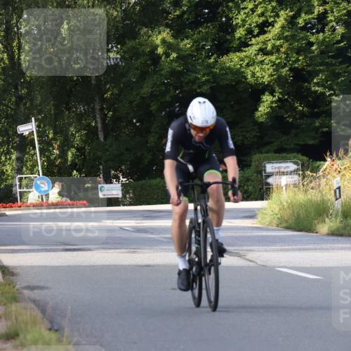25.08.2024 - Elbe Triathlon Hamburg Fuchs,  Jonas http://msf.ph/oto/6848837 25.08.2024 09:54:17 Radfahren 375, 338, 278 meine-sportfotos.de